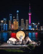 《KAWS:HOLIDAY》上海站 第十一站登陆上海著名地标北外滩码头